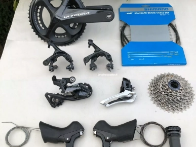 Groupe complet de freins sur jante Shimano Ultegra R8000 Groupe complet de freins sur jante Shimano Ultegra R8000