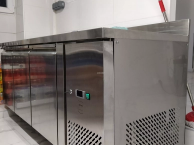 Plan de travail à 3 portes négatives Plan de travail à 3 portes négatives