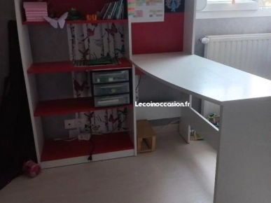 Bureau blanc et rouge Bureau blanc et rouge