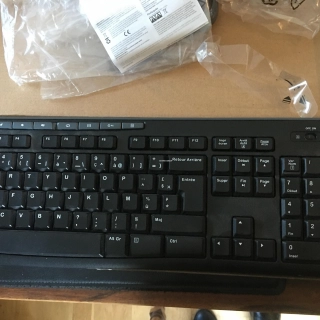 Clavier avec souris sans fil « Logitech K270 » Clavier avec souris sans fil « Logitech K270 »