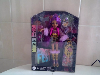 25€ Poupée Clawdeen Wolf Monster High