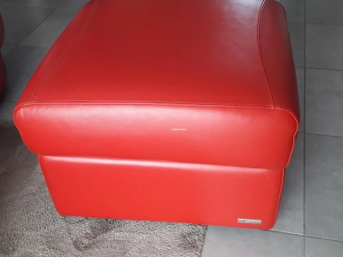 Canapé en cuir rouge Buffle 4 places + pouf coffre assorti