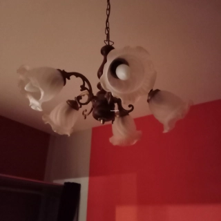 Vend lustre cinq branches lustre cinq branches parfait état Vend lustre cinq branches lustre cinq branches parfait état