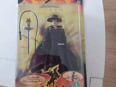 Zorro (Giochi Preziosi) TARIF 27€ Dès 5 ans. Figurine 17 cm avec