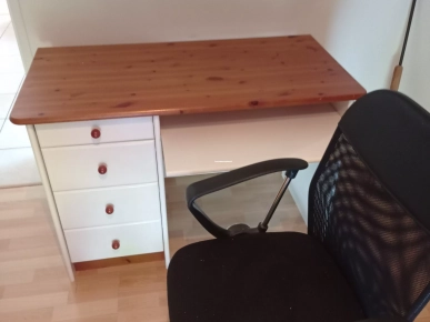 Vends bureau et chaise