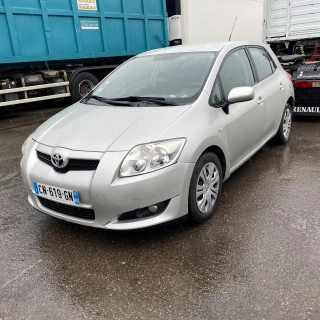 Toyota aurais Toyota aurais