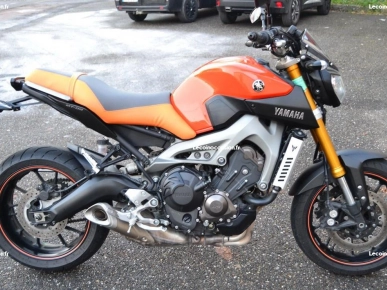 Tres belle YAMAHA MT 09 Tres belle YAMAHA MT 09