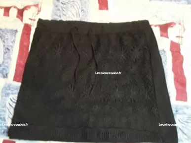 Jupe noir esmara taille XL Jupe noir esmara taille XL