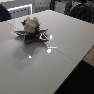 Chaises medaillon capitonné Chaises medaillon capitonné