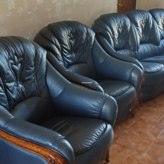 Ensemble canapé trois places et deux fauteuils