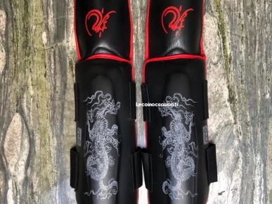 LOT de 2 Protège-jambes Bruce Lee Dragon Deluxe noir/rouge