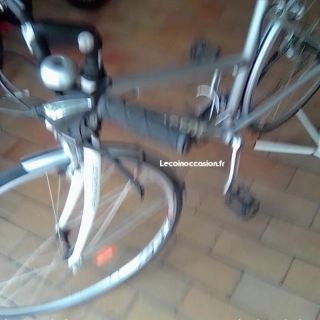 1 vélo de ville de marque PEUGEOT 1 vélo de ville de marque PEUGEOT