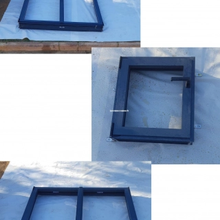 Vend cadres et fenêtres PVC sans vitres col anthracite jamais utilisés plus fenetre PVC blanche avec vitres, le tout factures a l appui