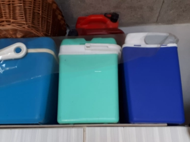 Glacieres de 25 l chacune Glacieres de 25 l chacune