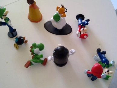 16€ LOT FIGURINES SUPER MARIO