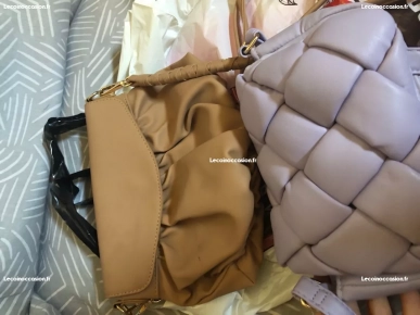 bonjour je vend ces 2 sacs à prix abordables bonjour je vend ces 2 sacs à prix abordables
