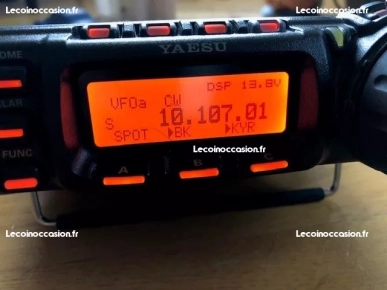 Émetteur-récepteur mobile Yaesu FT857D HF/VHF/UHF