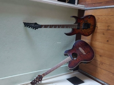 Guitares une Ibanez Guitares une Ibanez