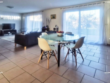 Maison 7P / 138m2 hab sur 400m2 de terrain arboré Maison 7P / 138m2 hab sur 400m2 de terrain arboré