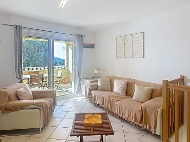 Magnifique T3 en duplex dans un quartier calme à Lumio L15