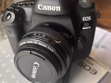 Canon EOS 5D Mark IV Nu