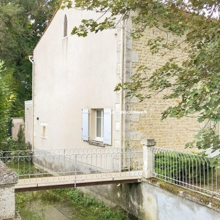 Maison de village 7 pièces 205 m² Maison de village 7 pièces 205 m²