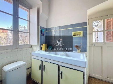 Maison de village avec de beaux volumes