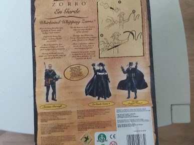 Zorro (Giochi Preziosi) TARIF 27€ Dès 5 ans. Figurine 17 cm avec