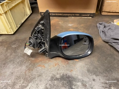 Rétroviseur droit d’une Peugeot 206 année 2001. 2002, phase1 Rétroviseur droit d’une Peugeot 206 année 2001. 2002, phase1