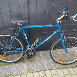 Vélo VTT homme de marque Peugeot bleu Vélo VTT homme de marque Peugeot bleu