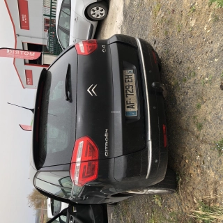 Cède voiture non roulante Cède voiture non roulante