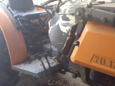 Vends tracteur agricole Renault 70/12 Vends tracteur agricole Renault 70/12