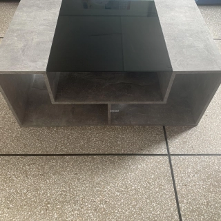 Table basse grise Table basse grise