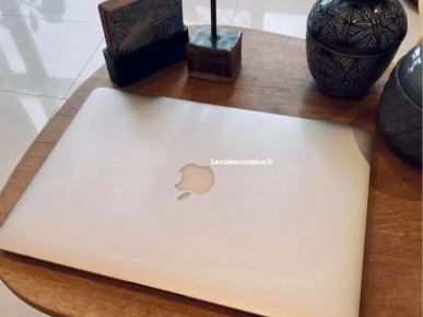 MacBook Air 13’’ - 1.6 GHz Intel Core i5 MacBook Air 13’’ - 1.6 GHz Intel Core i5