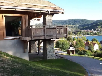 Chalet avec piscine intérieure chauffée Chalet avec piscine intérieure chauffée
