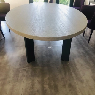 Table salle à manger ovale 300cmx170cm Table salle à manger ovale 300cmx170cm