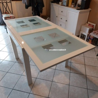 A vendre table en verre A vendre table en verre