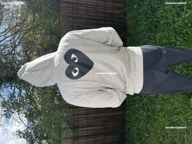 play comme des garçons play comme des garçons