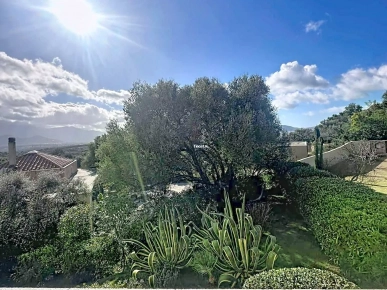 Magnifique T3 en duplex dans un quartier calme à Lumio L15