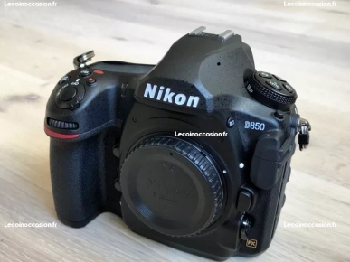 NIKON D850 : boîtier nu NIKON D850 : boîtier nu