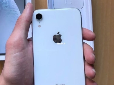 •iPhone XR ( Paris )  •iPhone XR ( Paris )