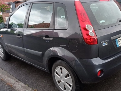 Ford Fiesta en très bon état