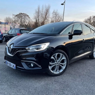 Grand scenic 7 places  très propres Grand scenic 7 places  très propres