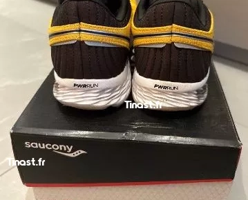 SAUCONY KINVARA