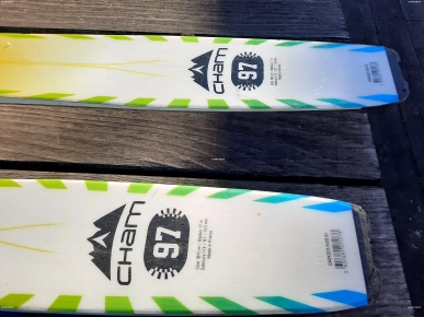 Ski alpin de "free ride" Ski alpin de "free ride"