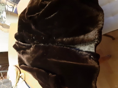 Manteau 3/4 en mouton doré  taille 38/40 Manteau 3/4 en mouton doré  taille 38/40