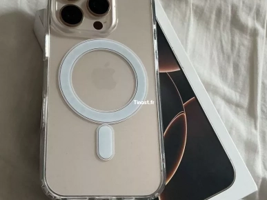 iPhone 16 Pro Max couleur Titane Désert