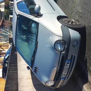 Vend TWINGO Renault peu de Km Vend TWINGO Renault peu de Km
