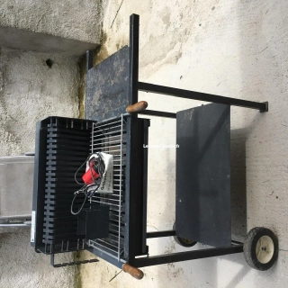 Barbecue Reignoux avec table roulante 950€ Barbecue Reignoux avec table roulante 950€