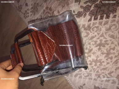 bonjour je vend ce petit sac bonjour je vend ce petit sac